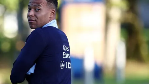 陈垣宇2-3憾负卡尔伯格，WTT重庆赛遭遇淘汰战